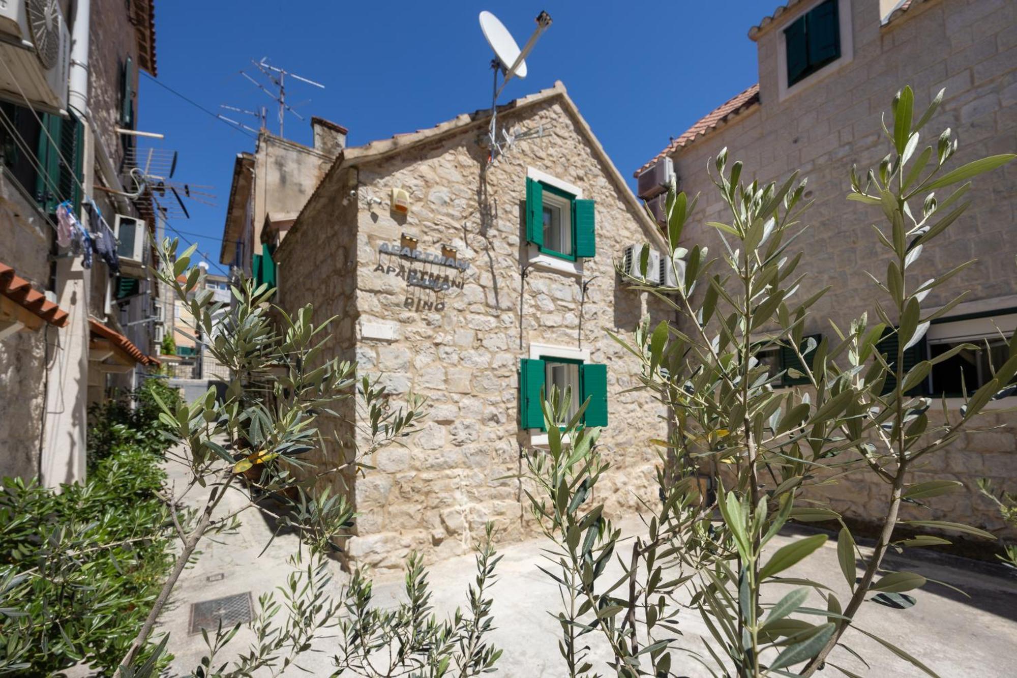 New!!! Deluxe Dino In The Old Town Of Split